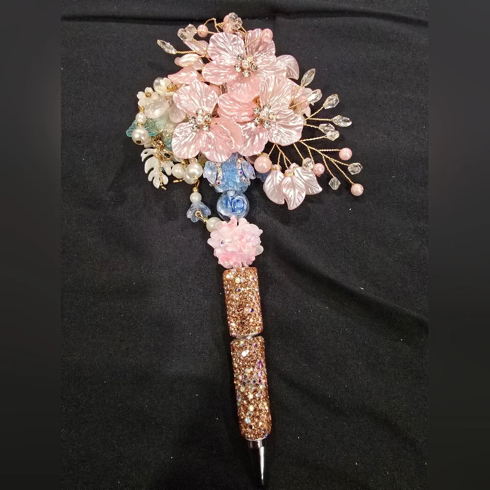 Elegant Pink Floral Pen